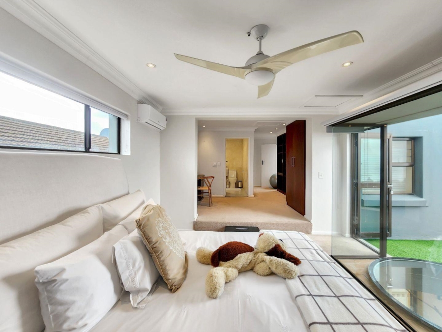 4 Bedroom Property for Sale in Bloubergstrand Western Cape